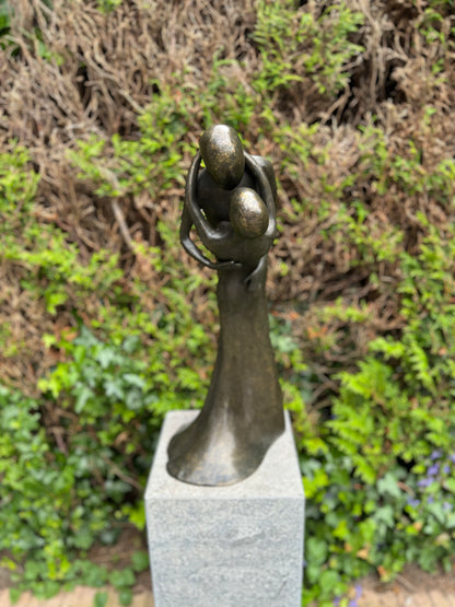 Casal apaixonado dançando em bronze - Estátua de jardim - Interior