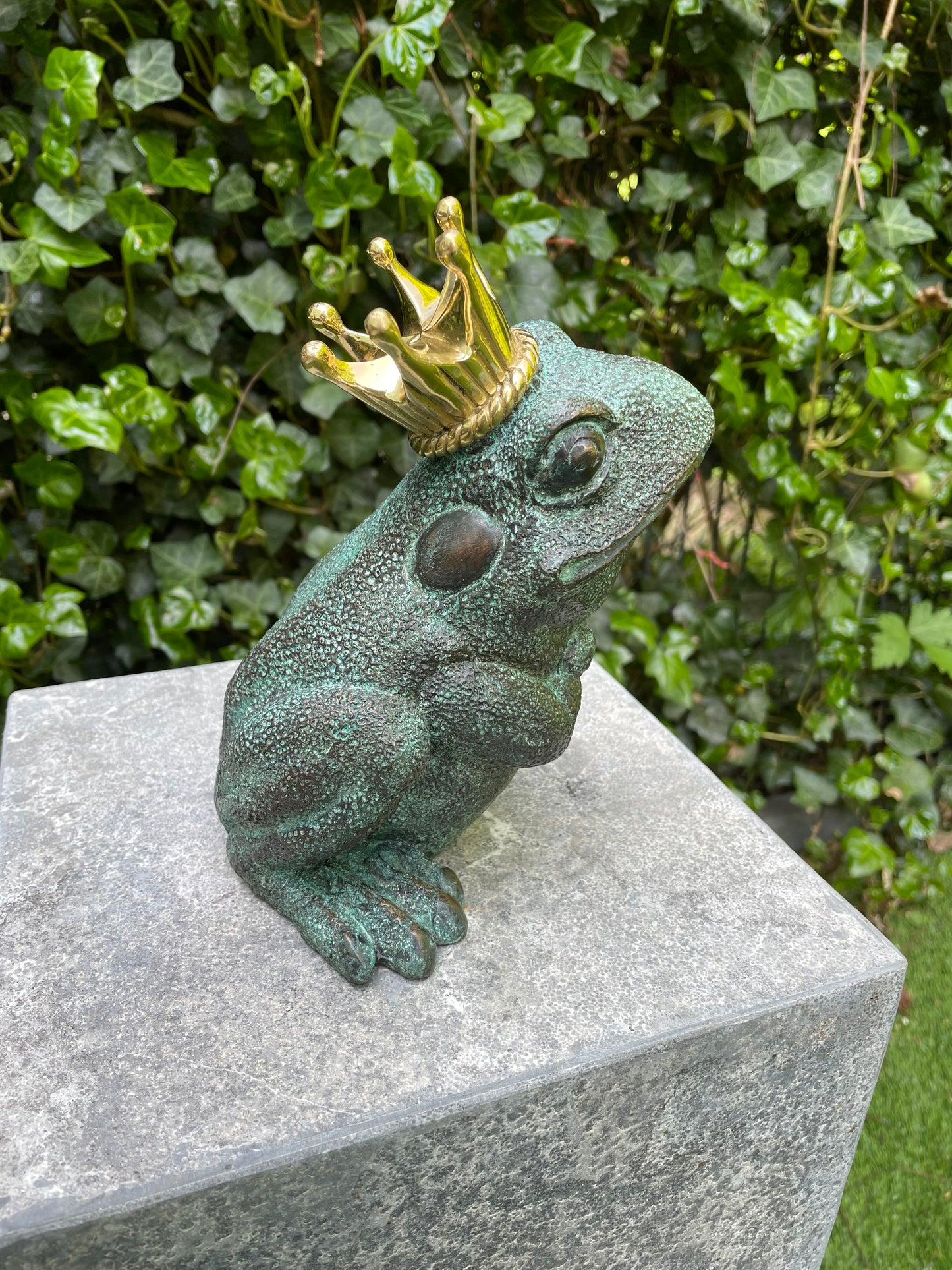 Sapo Rei de Bronze - Fonte - Estátua de jardim - Lagoa - Decoração de jardim