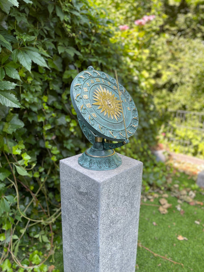 Relógio de sol de bronze HORI - Estátuas de jardim - 30x25x25cm